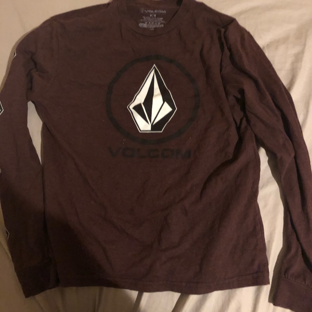 A Morton Volvo’s long sleeve shirt